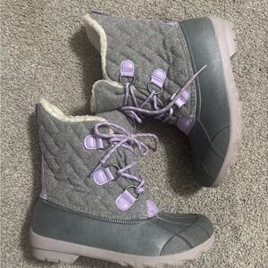 Girls snow boots size 1